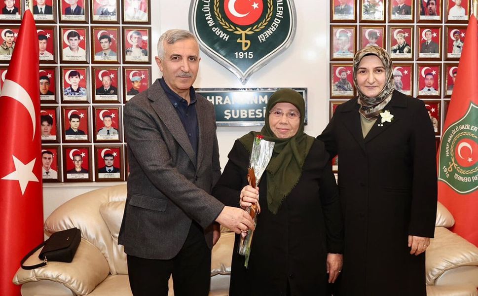 Kahramanmaraş’ta Duygusal Ziyaret: Şehit Aileleri Baş Tacı Edildi