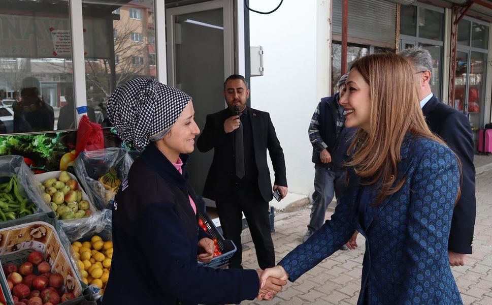 MHP'li Karakoç Nurhak'ta milletle buluştu: Dert dinledi, gönül aldı