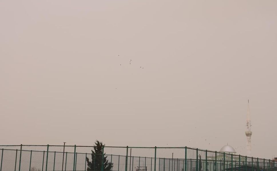 Kahramanmaraş'ta toz taşınımı! Görüş mesafesi düştü...