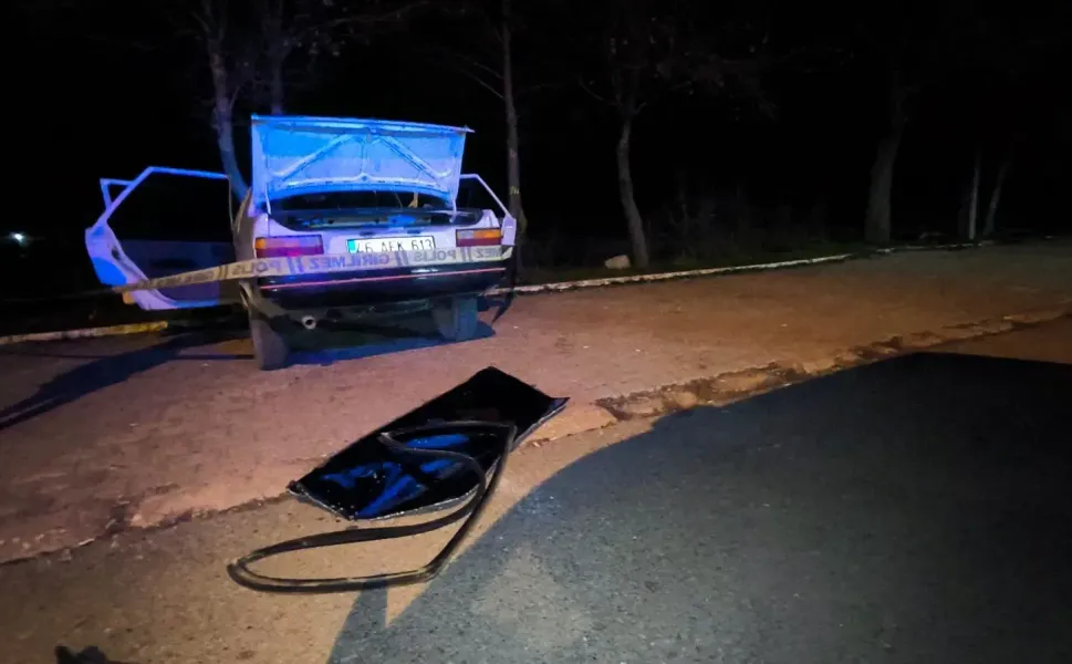 Kahramanmaraş'ta park halinde araç bomba gibi patladı: Yaralılar var