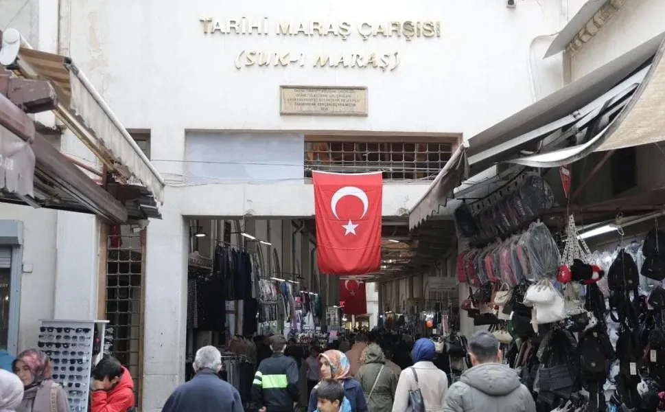 Güneşi Gören Kahramanmaraşlılar Tarihi Çarşıya Akın Etti