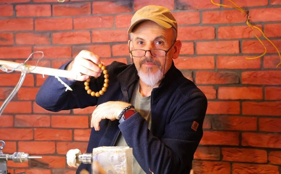 Kahramanmaraşlı Emekli Memur Kendi Tornasıyla Sanat Üretiyor