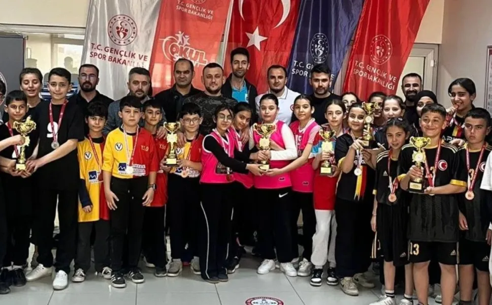 Kahramanmaraş’ta Raketler Konuştu: Okul Sporları Masa Tenisi Şampiyonları Belli Oldu!
