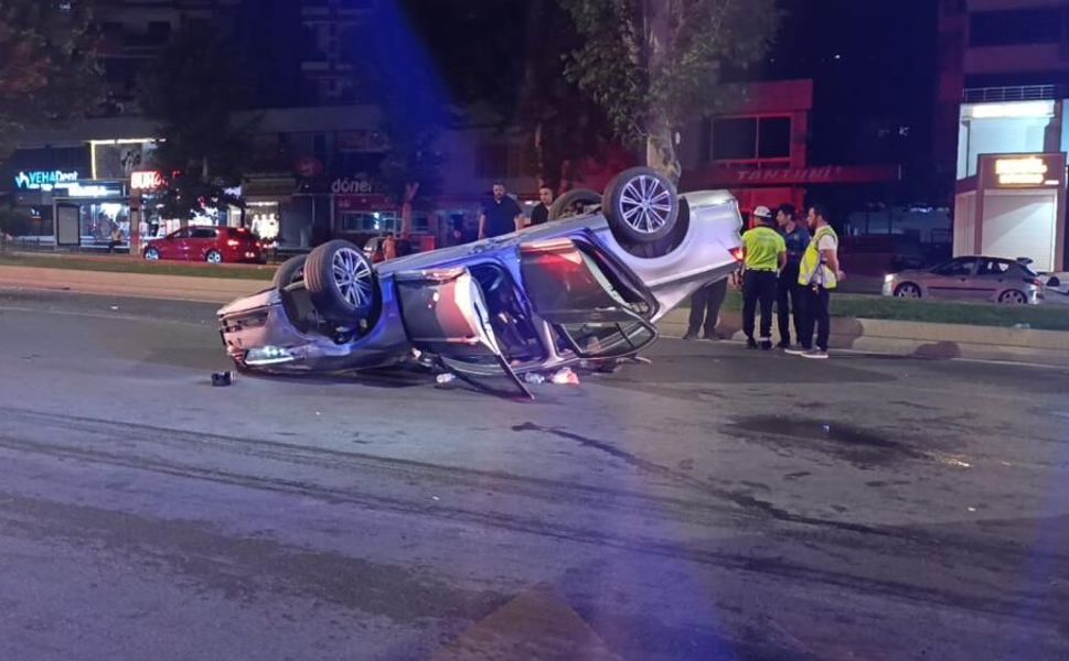 Kahramanmaraş'ta trafikte yarış kazayla bitti: Yaralılar var!
