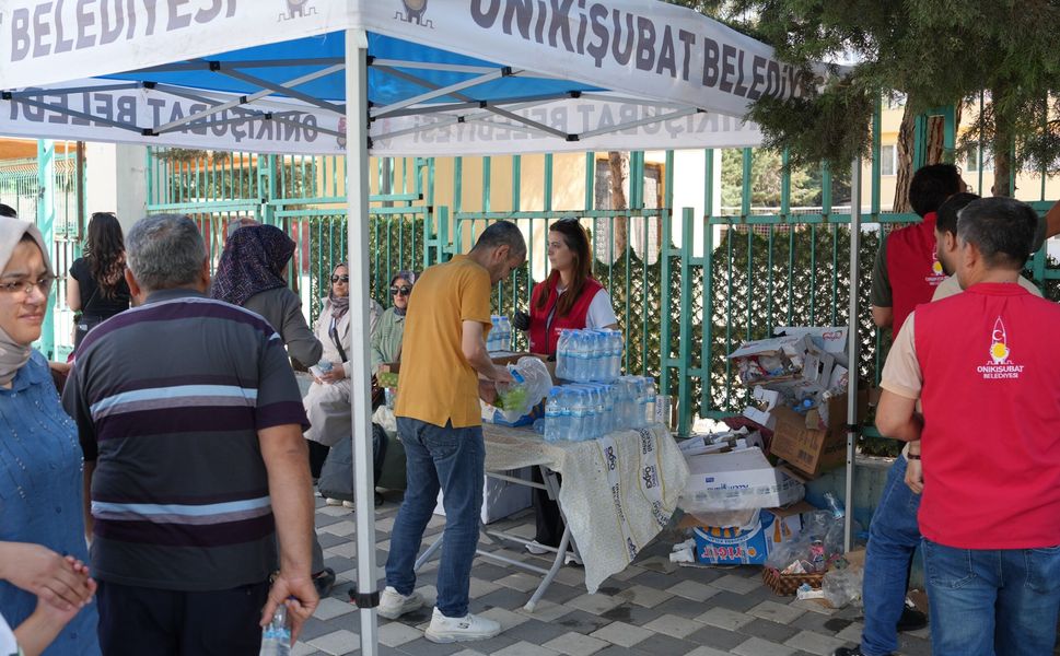 Onikişubat Belediyesi, LGS’ye giren öğrencilerin ve ailelerinin sınav heyecanına ortak oldu