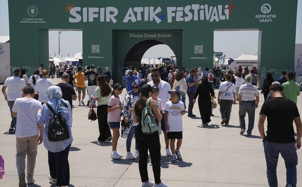Büyükşehir Belediyesi Çevre Projelerini İstanbul’da Tanıttı