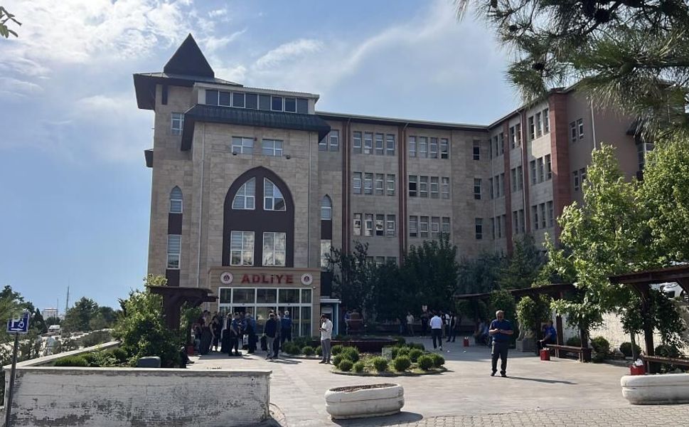 Ezgi Apartmanı Davasında Ersan Şen'den Sert Tepki: "O Zaman Bilirkişiye Ne Gerek Var?"