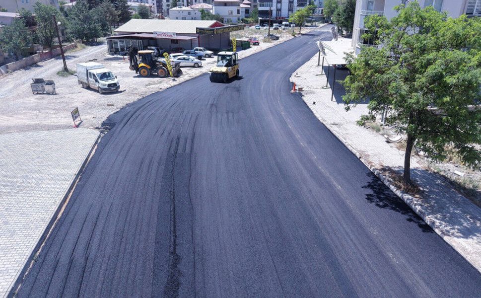 Kahramanmaraş'ta Asfalt Hamlesi: 4 İlçede Çalışma Başladı