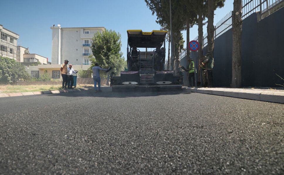 Büyükşehir, Dulkadiroğlu Bahçelievler’de Asfalt Mesaisine Başladı