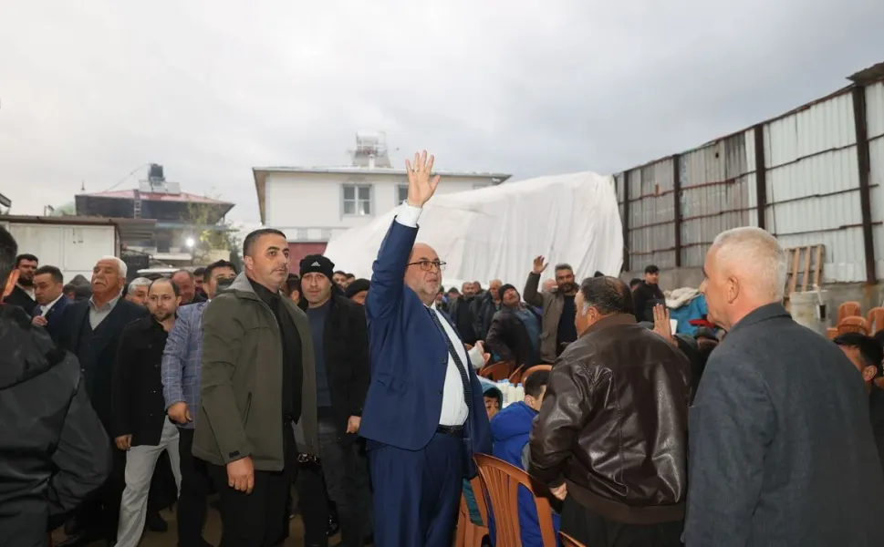 Yüz Yüze 100. Mahallede: Başkan Akpinar Gönüllere Dokunan Buluşmalarini Sürdürüyor