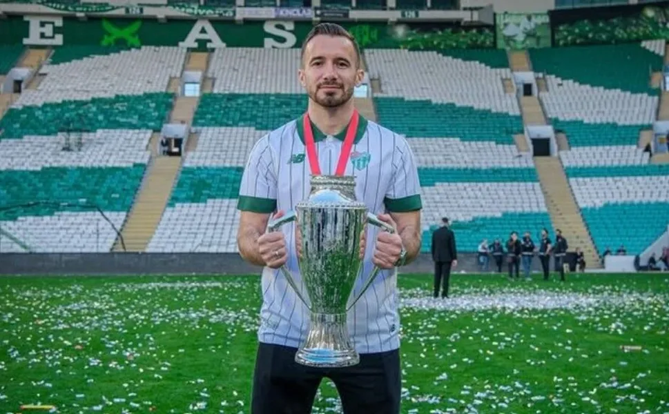 Bursaspor'la  şampiyonluk yaşayıp Kahramanmaraş İstiklalspor'a transfer oldu