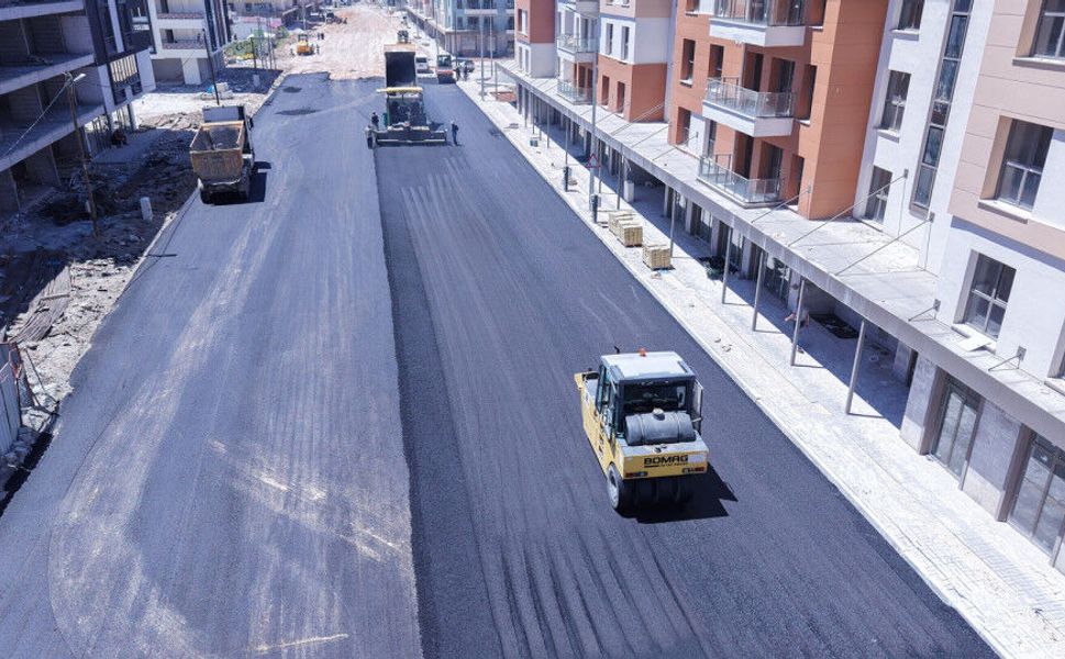 Büyükşehir, Elbistan’ın Caddelerini Yeniliyor