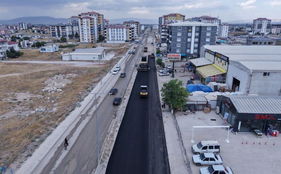 Kahramanmaraş Büyükşehir'den Elbistan'a Dev Asfalt Hamlesi
