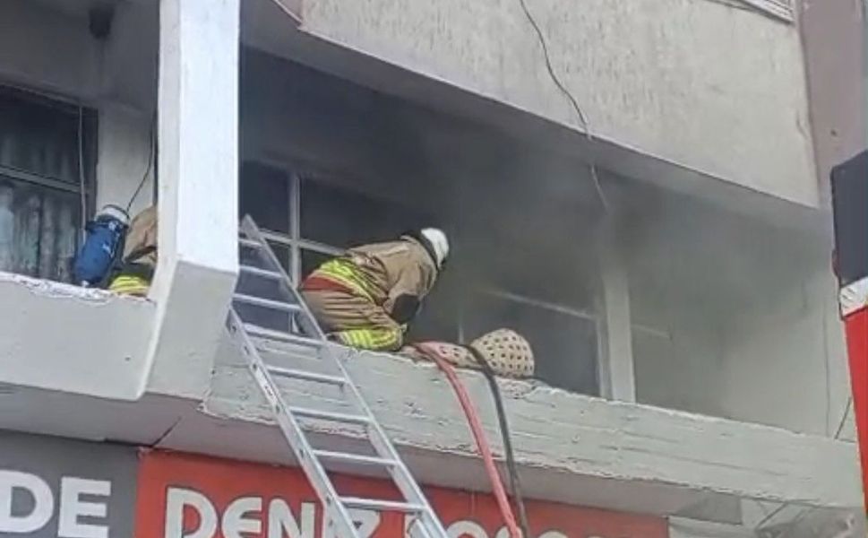 Kahramanmaraş'ta Yorgancı Dükkanında Yangın Çıktı