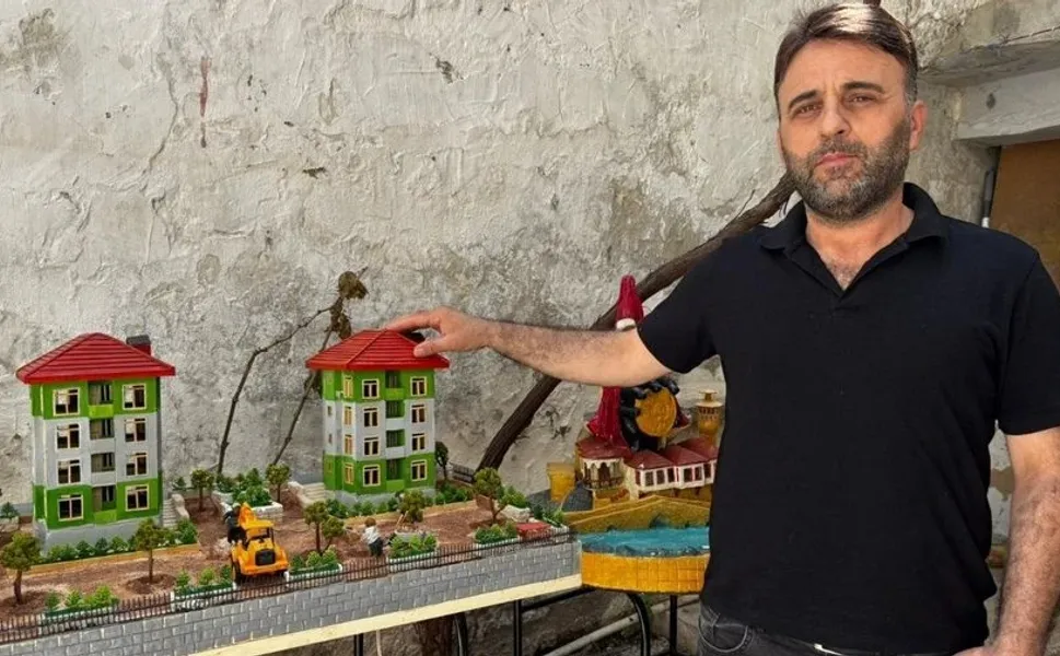 Küllerinden Doğan Kahramanmaraş Minyatür Oldu: Bakan Kurum’a Anlamlı Hediye!