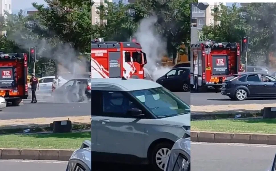 Kahramanmaraş'ta Korku Dolu Anlar: Otomobil Kavşakta Alevlere Teslim Oldu!