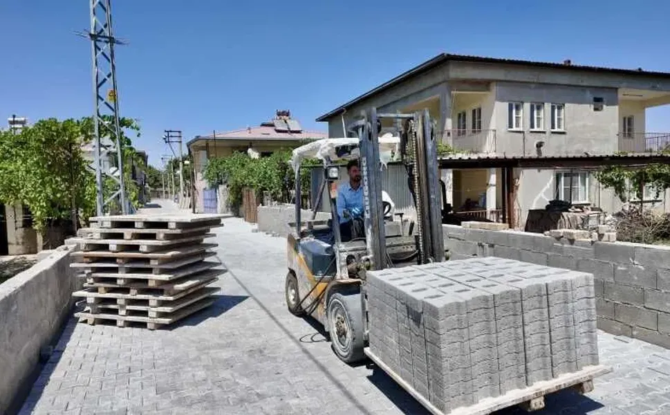 Türkoğlu Kılılı Mahallesi'nde Parke Taşı Çalışmaları Hız Kazandı