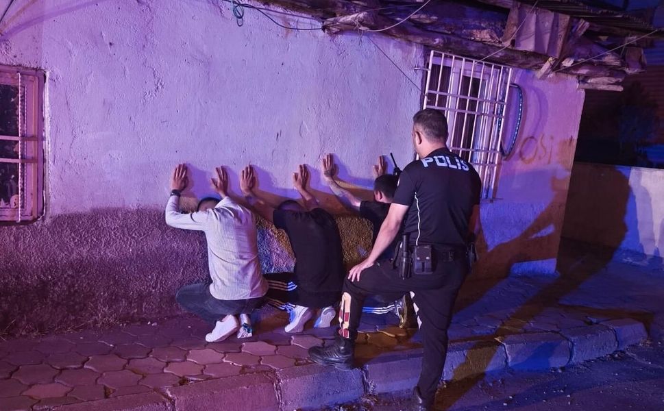 Kahramanmaraş'ta Yunus Polisi Ruhsatsız Silah Ele Geçirdi