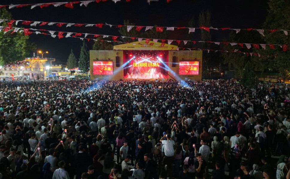 Kahramanmaraş Ağustos Fuarı Dedublüman Konseri Coşkusu KAFUM'u Salladı
