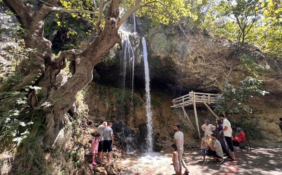 Sıcaktan kaçan burada serinliyor! Kahramanmaraş'ta herkes ferahlıyor