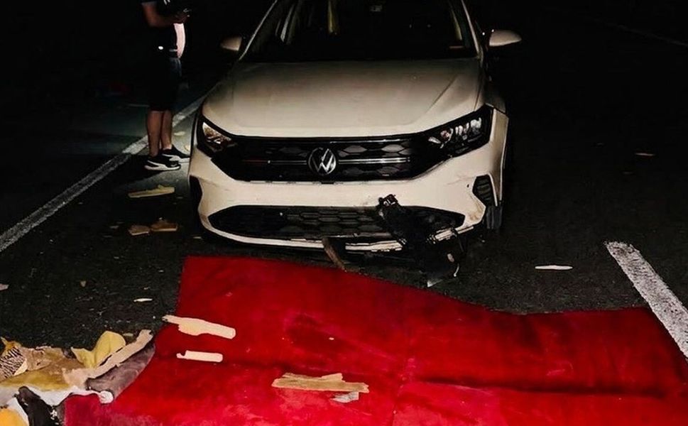 Kahramanmaraş’tan Batman’a giden aile, yola düşen koltuğa çarptı