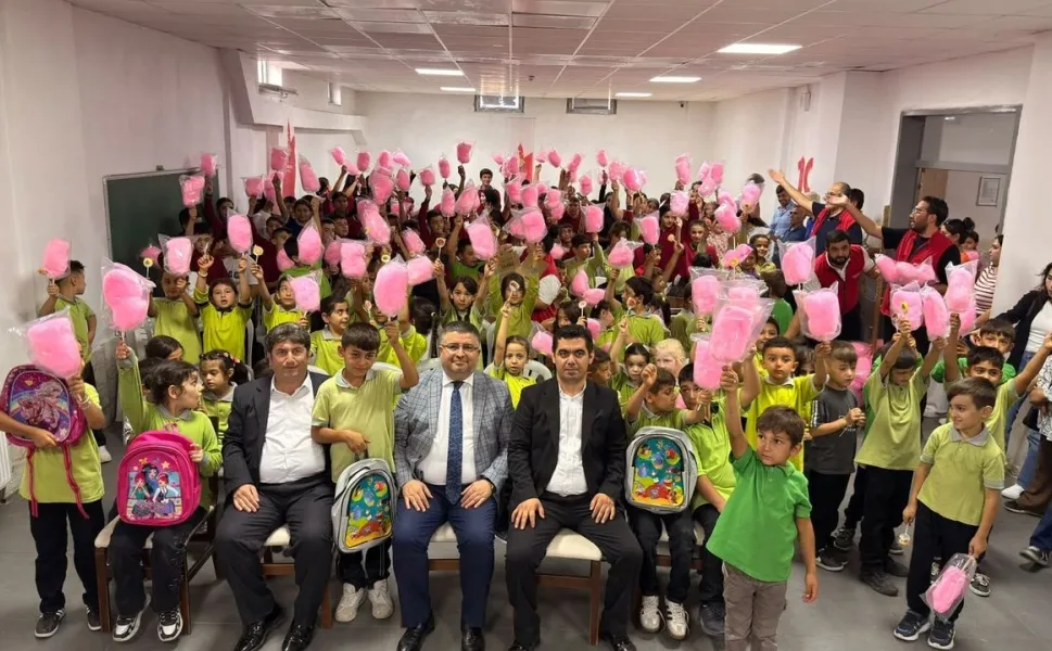 Onikişubat Belediyesi 8 bin birinci sınıf öğrencisinin yanında