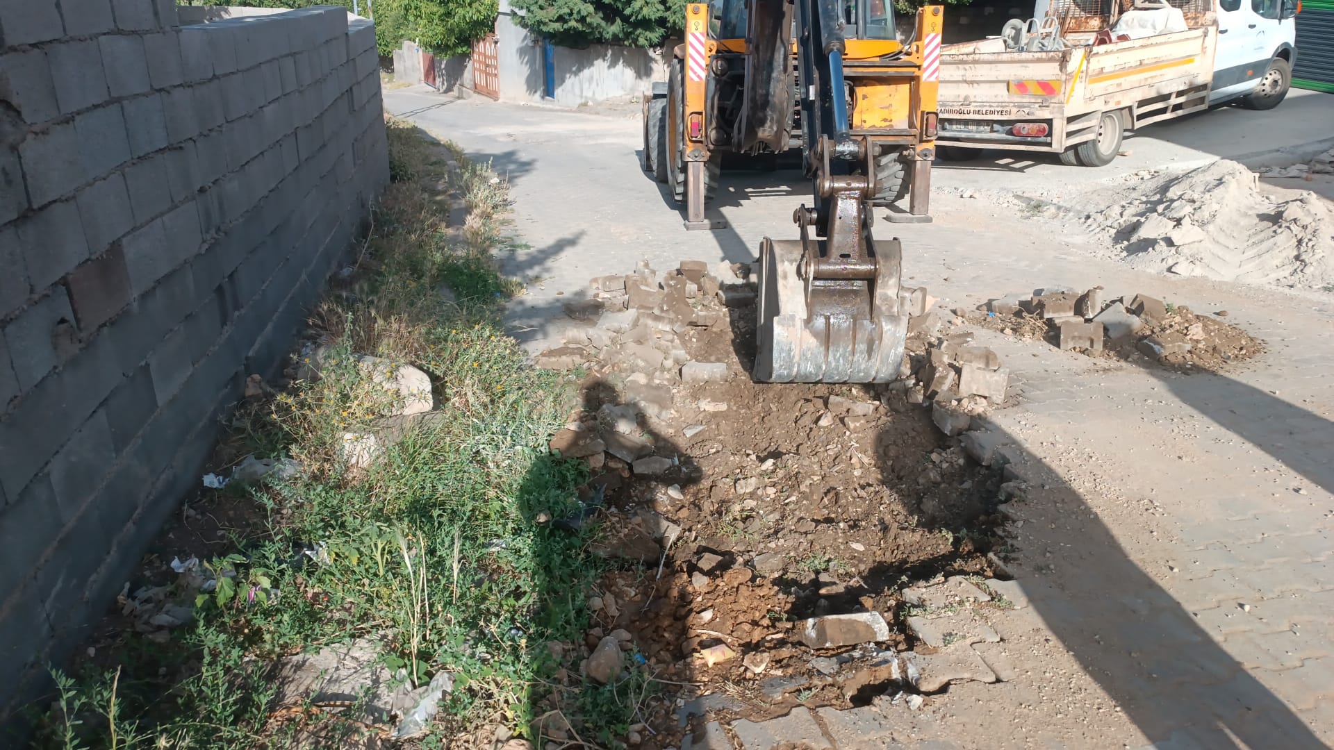 Baskan Akpinar Kilit Parke Tamir Calismalarimiz Hiz Kesmeden Devam Ediyor (1)