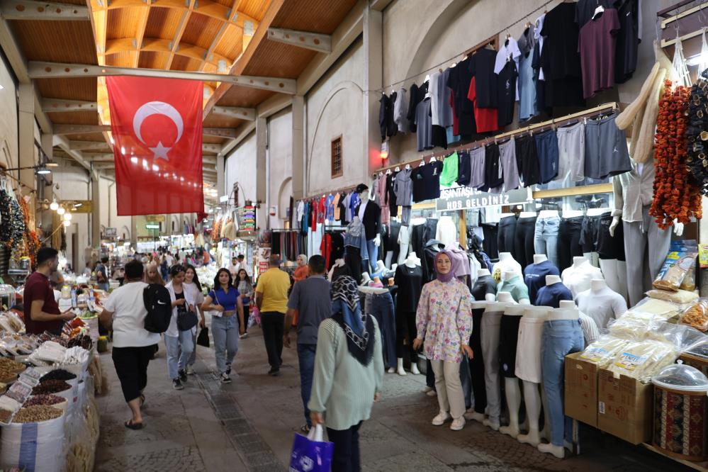 Kahramanmarasta Sicak Havada Serin Carsida Alisveris Imkani