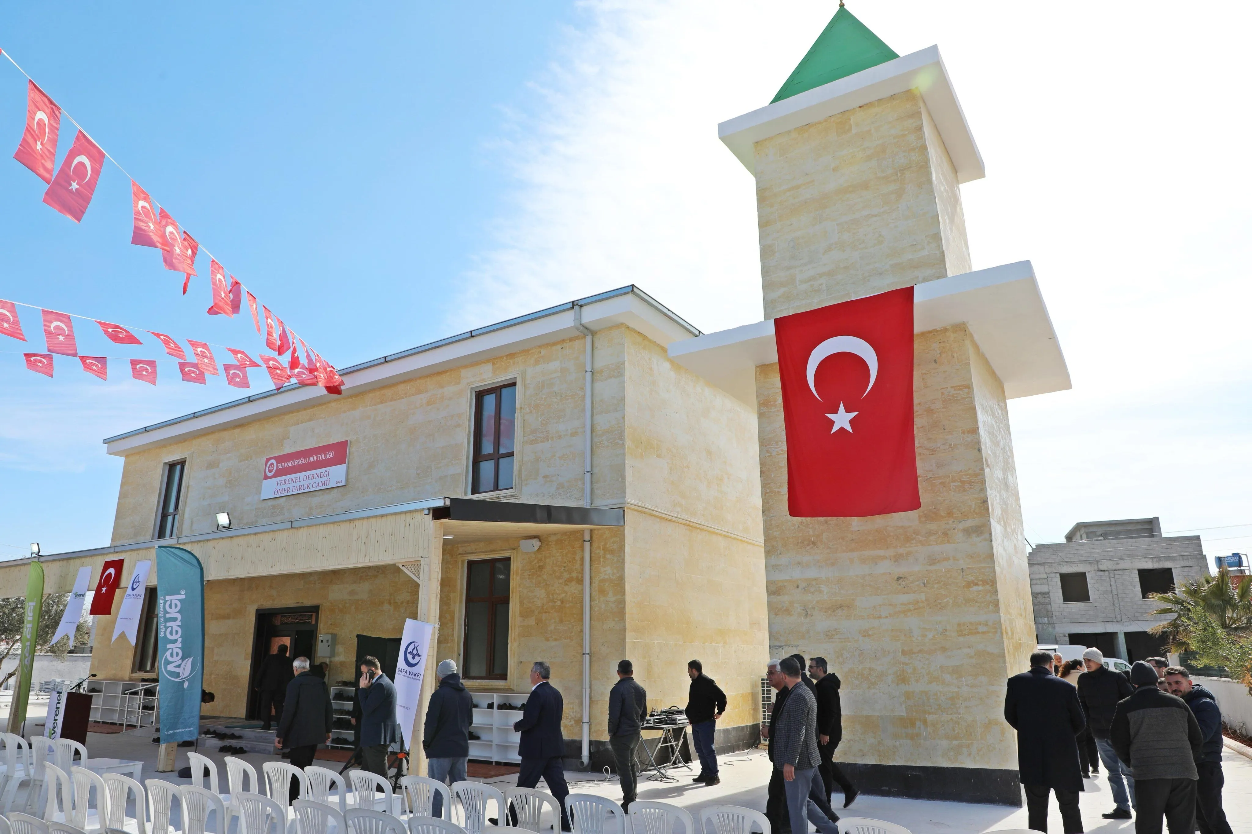 Kahramanmarasta Omer Faruk Cami Ibadete Acildi 2