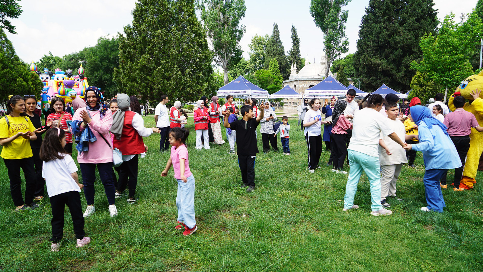 Buyuksehirden Ozel Vatandaslara Renkli Senlik 1