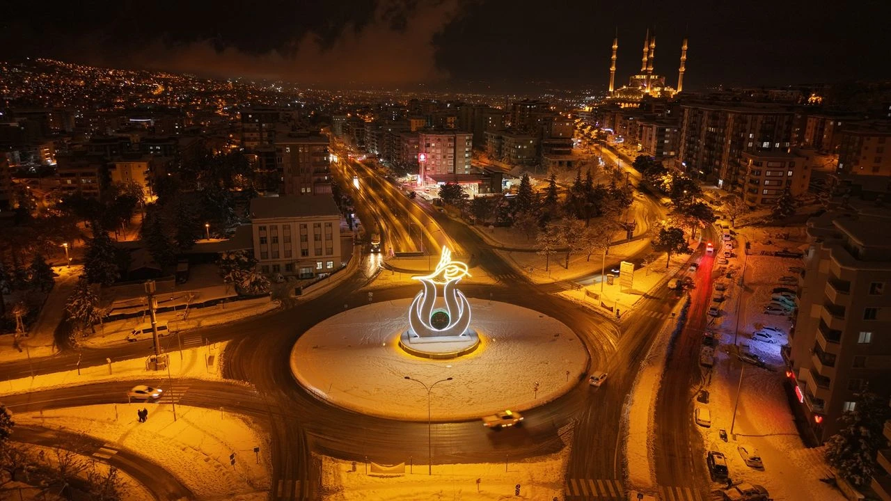 Kahramanmarasta Karla Mucadele 724 Devam Ediyor 1 1