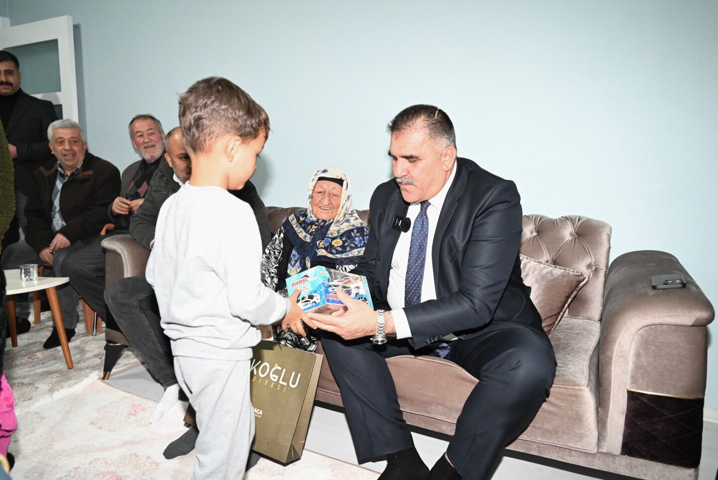 642456933 18102760331498615 4547492964201632183 N