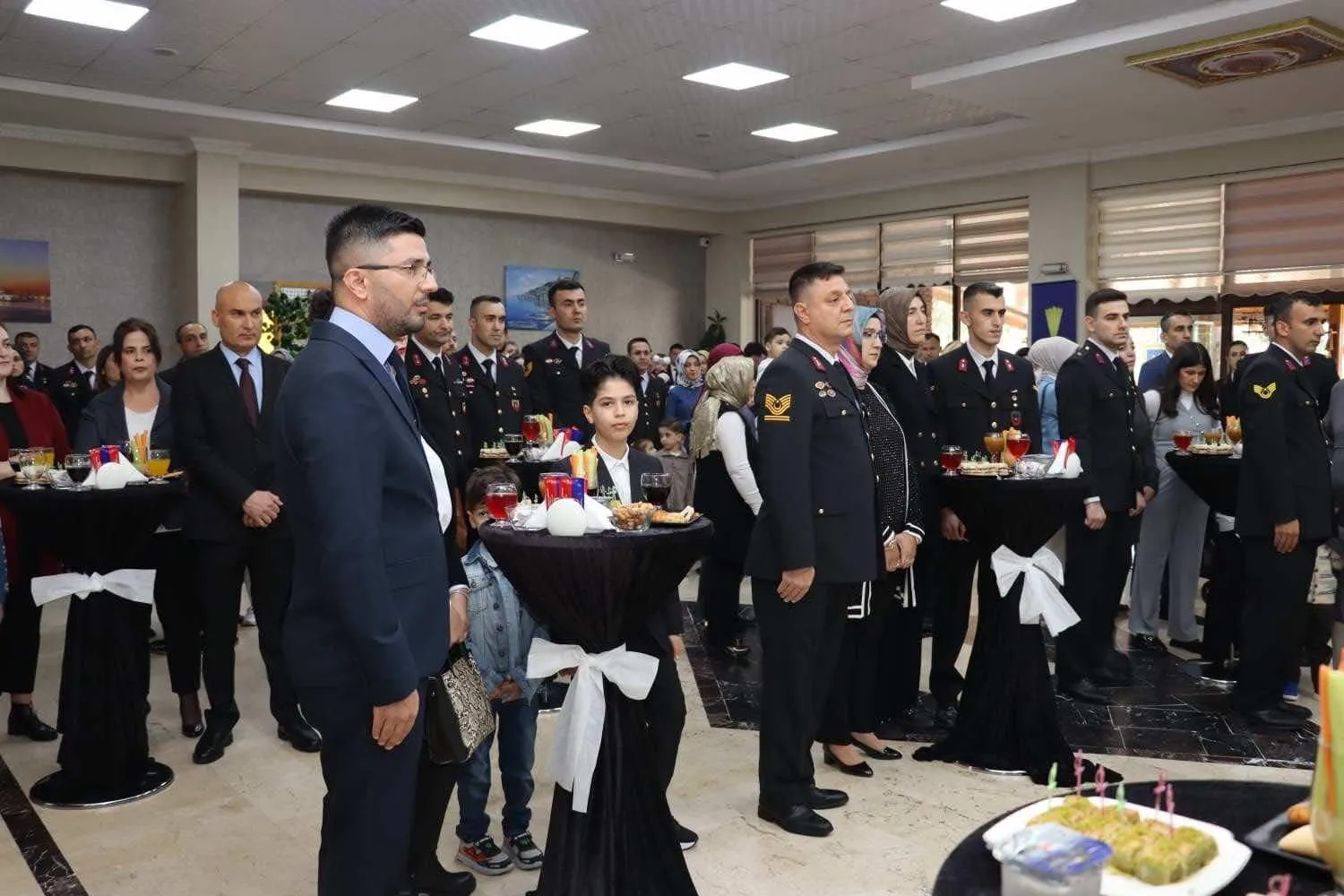 Kahramanmaras Jandarmada Bayramlasma Aileler Bir Araya Geldi2