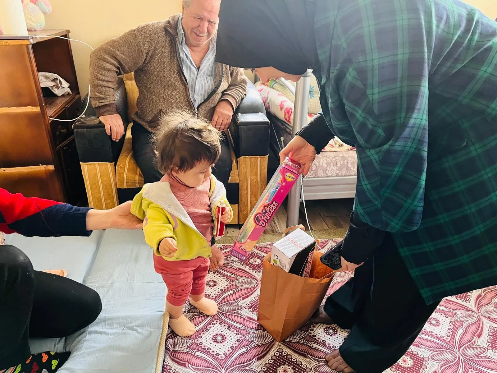 Kahramanmarasta Depremzede Ve Sehit Ailelerine Ziyaret3