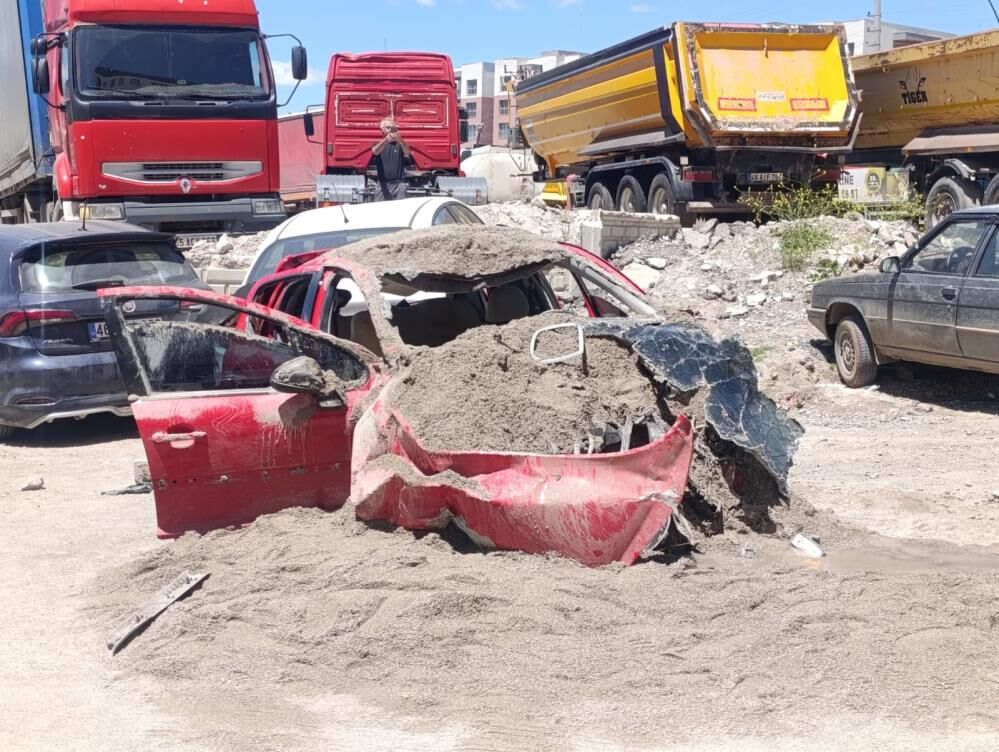 Dogukent Mahallesi Trafik Kazasi Freni Patlayan Kamyon 7 Araci Bicti2