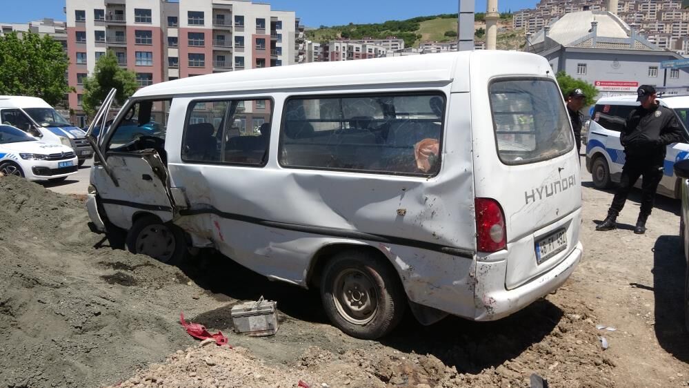 Dogukent Mahallesi Trafik Kazasi Freni Patlayan Kamyon 7 Araci Bicti4