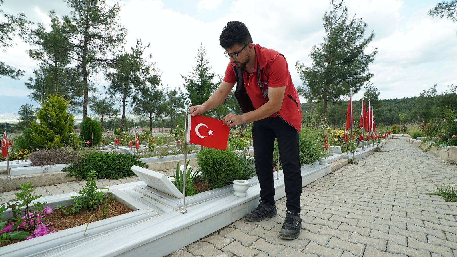 Mezarlik Temizligi 1