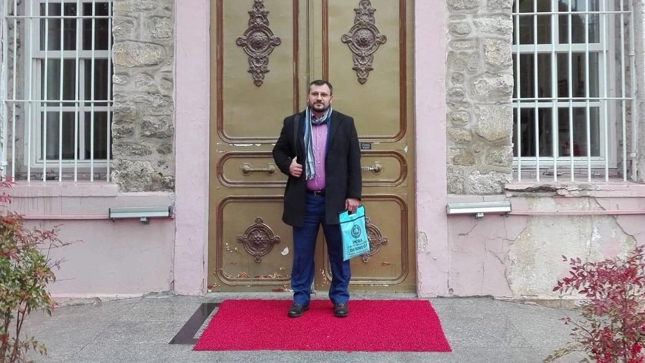 Erdoğan Aydın Kimdir? Esenler Öz-De Bir Ortaokulu Müdürü Hakkında Bilgiler