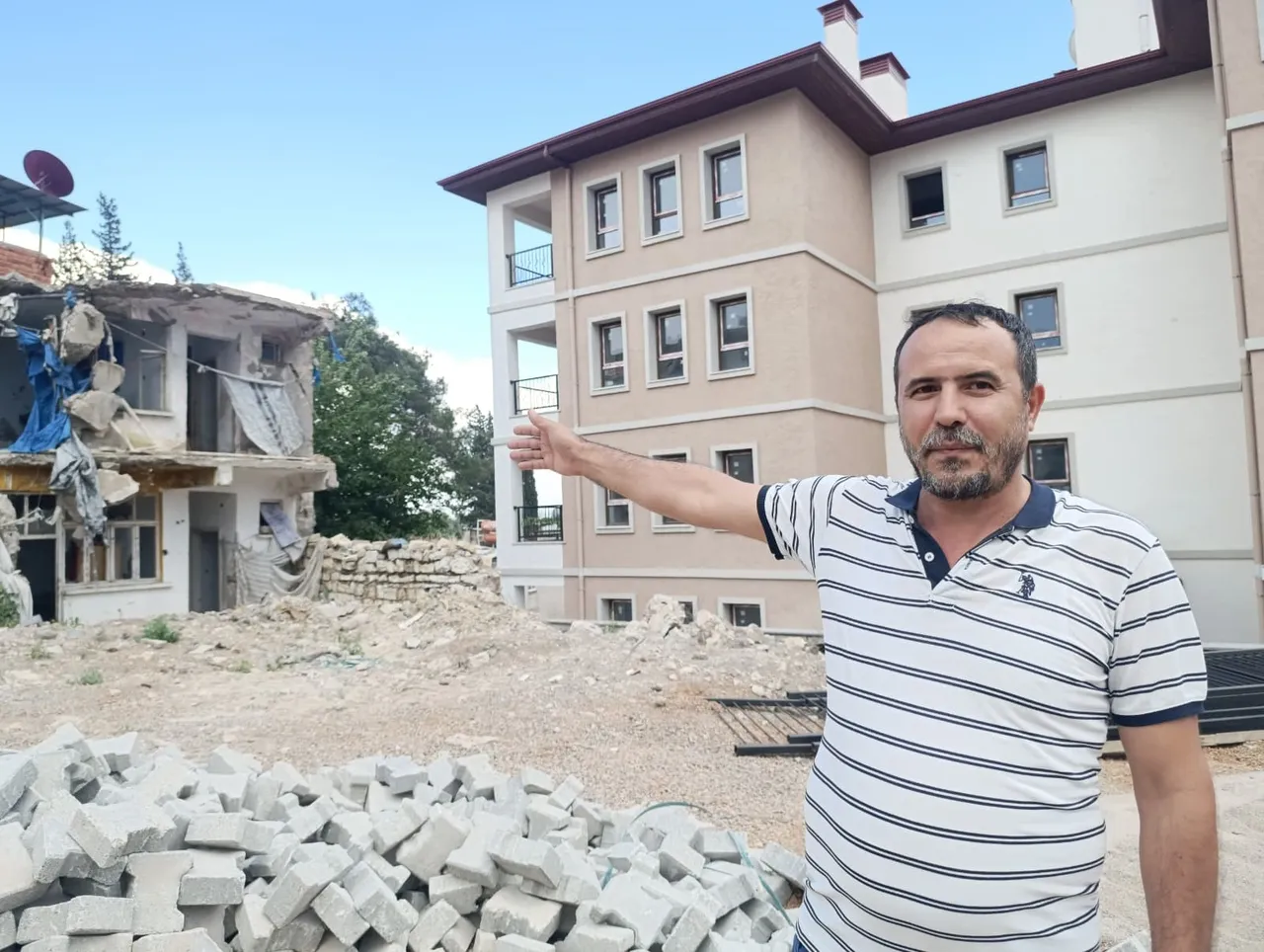 Kahramanmarasta Metruk Bina Endisesi Mahalleli Diken Ustunde Bakkala Bile Rahat Gidem 1797206 202606151717 20260615171711 1