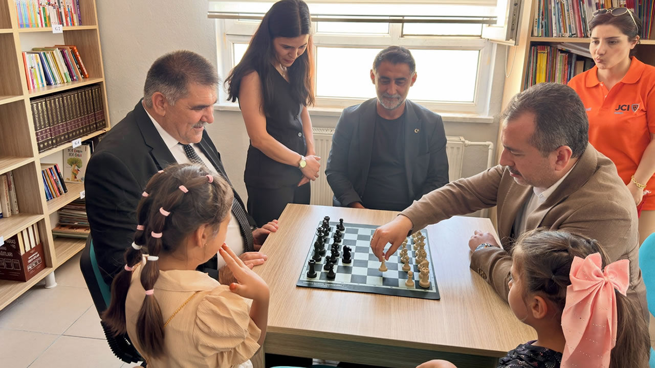 Karaca Kutuphane