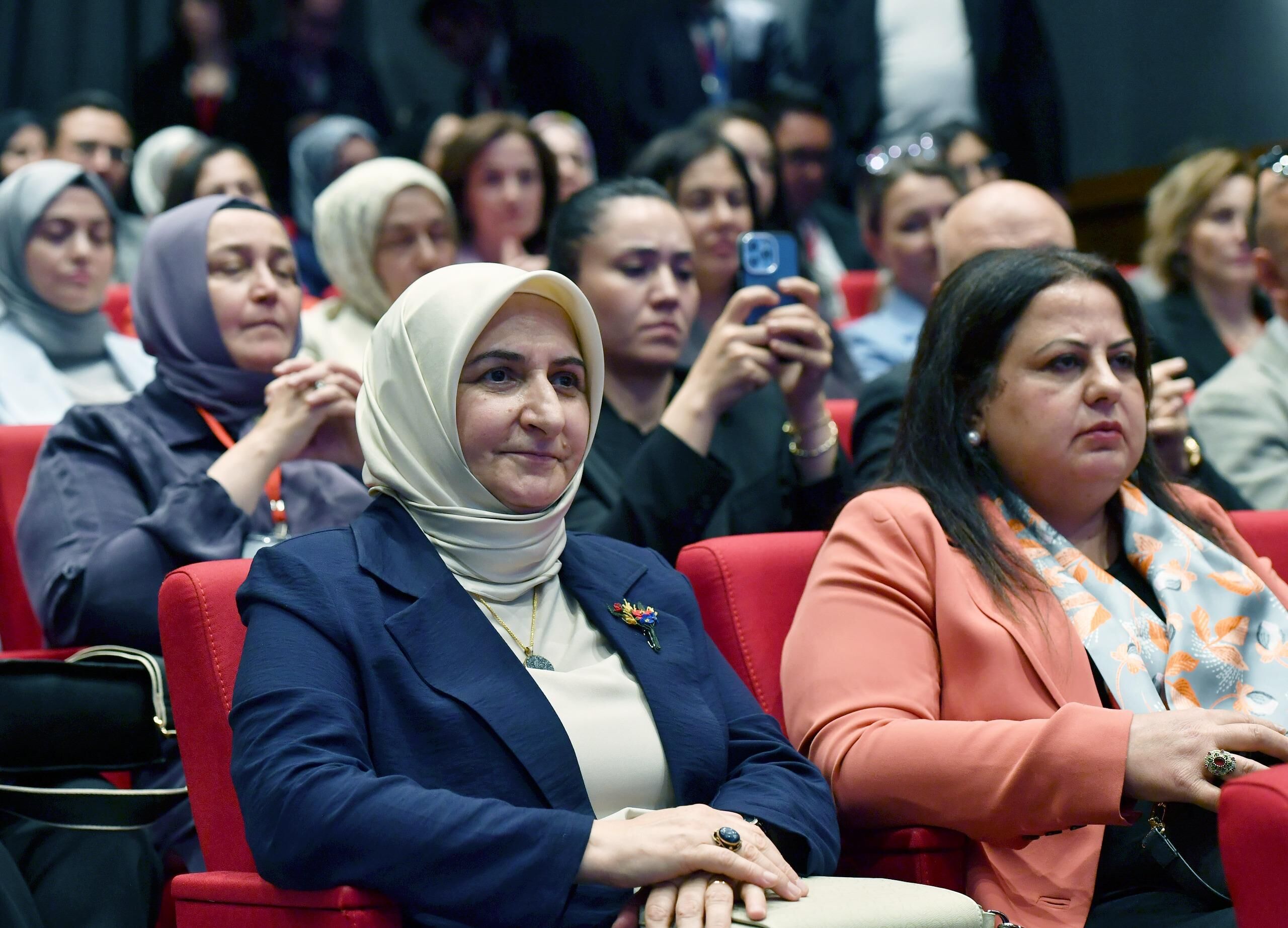 Emine Erdogandan Kahramanmarasa Buyuk Onur Odul Verildi (4)