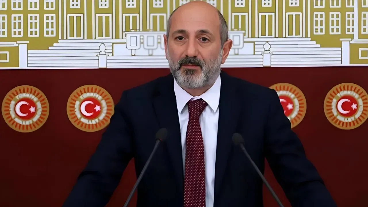 Kahramanmaraş Milletvekili Ali Öztunç Ailesini Yasa Boğan Haberi Duyurdu