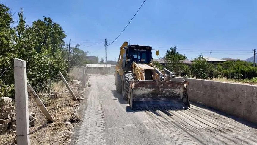 Turkoglu Kilili Mahallesinde Parke Tasi Calismalari Hiz Kazandi (3)