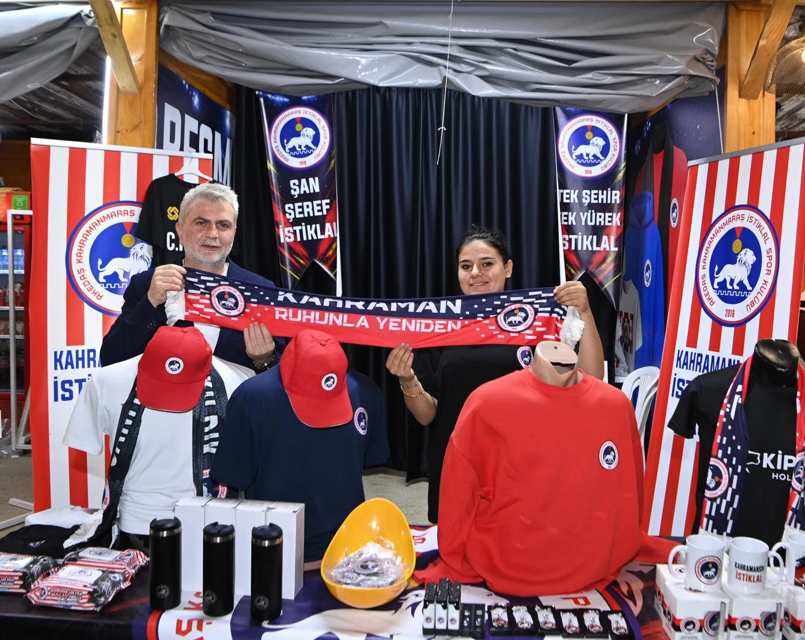Baskan Gorgel Agustos Fuarinda Esnaf Ve Vatandaslarla Bulustu 3