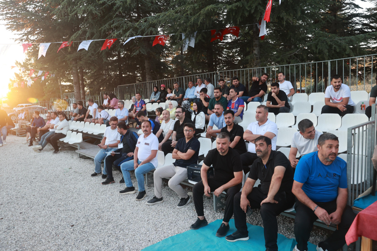 Dulkadiroglunda Kurumlar Arasi Futbol Heyecani 28 Takim Mucadele Ediyor (5)