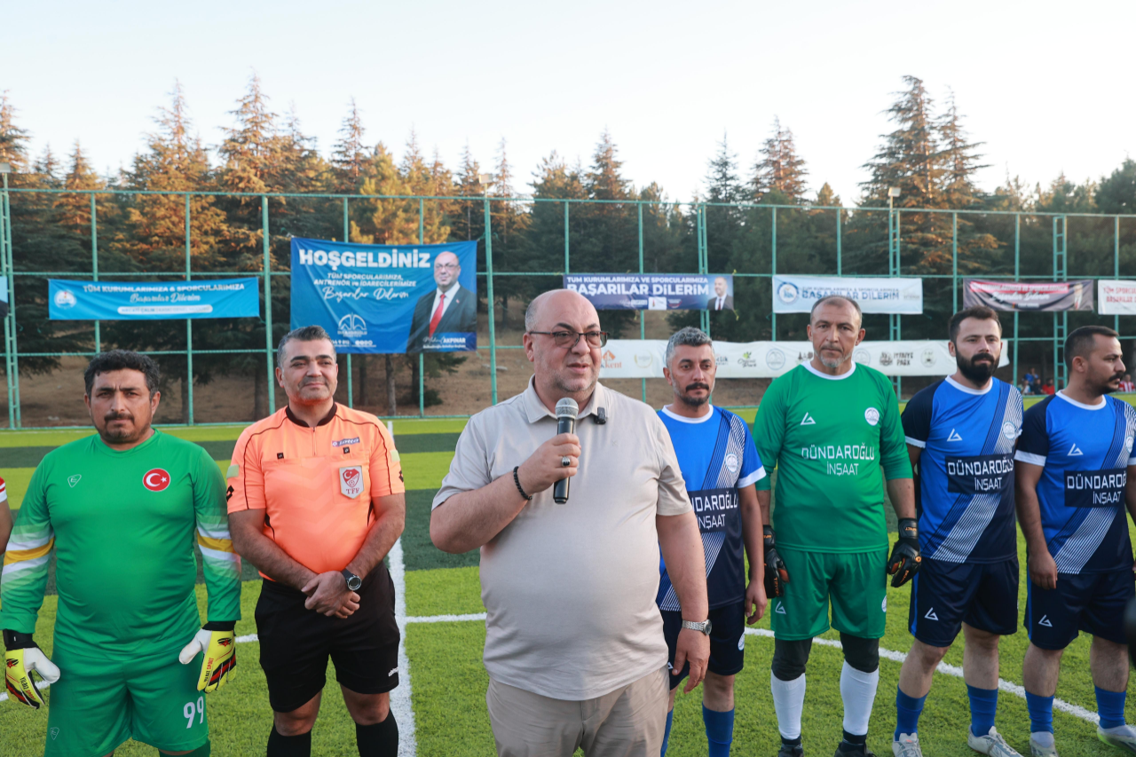 Dulkadiroglunda Kurumlar Arasi Futbol Heyecani 28 Takim Mucadele Ediyor (6)