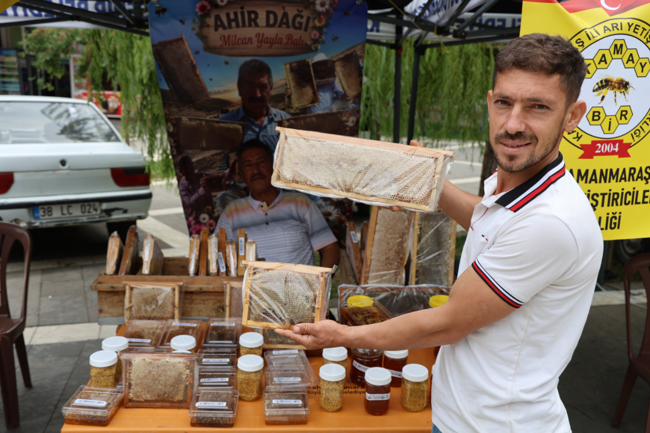 Goksunda Bal Festivali Renkli Goruntulere Sahne Oldu Birinci 1 Kilogram Bal Yedi (6)