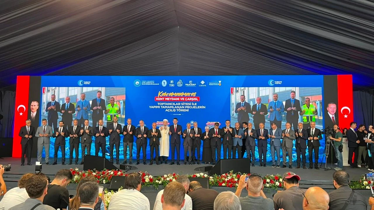 Kahramanmaraş'ta Dev Yatırımlar Hizmete Girdi! Kent Meydanı ve Toptancılar Sitesi Açıldı