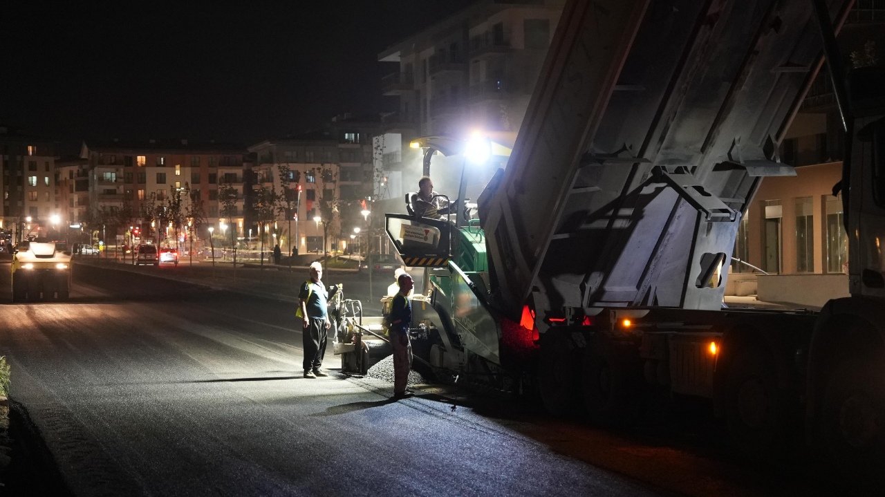 Kahramanmarasta Kuddusi Baba Bulvari Yenileniyor Sicak Asfalt Ve Kapsamli Cevre Duzenlemesi (4)