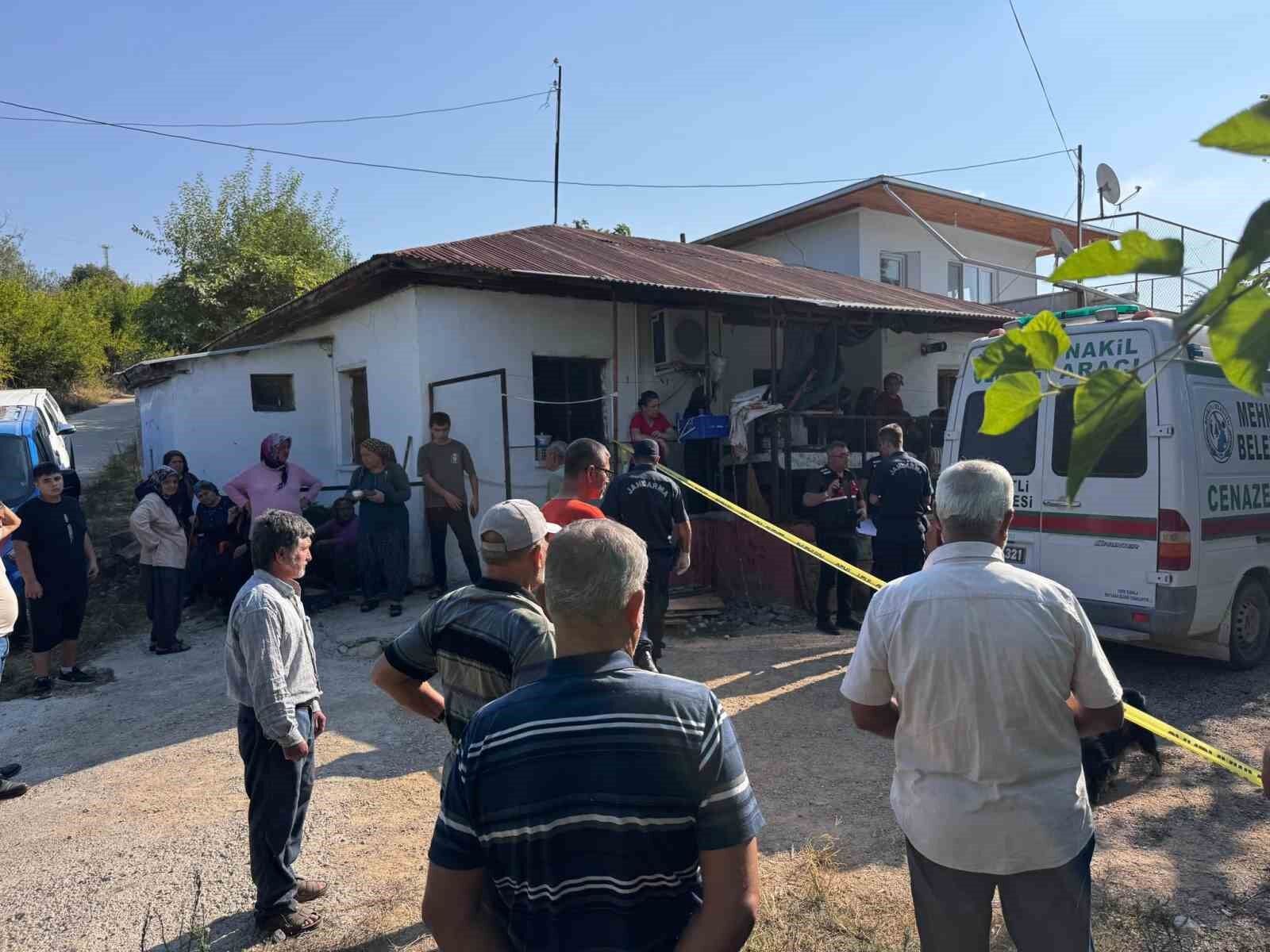 Kahramanmaraş'ın komşu ilinde vahşet: Tahra ile oğlunu öldürdü, gelini ve torununu yaraladı